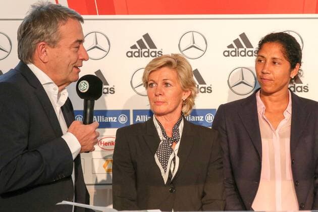 v.li.: Wolfgang Niersbach (DFB-Präsident), Silvia Neid (Bundestrainerin, DFB-Trainerin), Steffi Jones (DFB-Direktorin Mädchenfußball und Frauenfußball), Fussball, Pressekonferenz DFB-Frauen, DFB-Zentrale, xozx