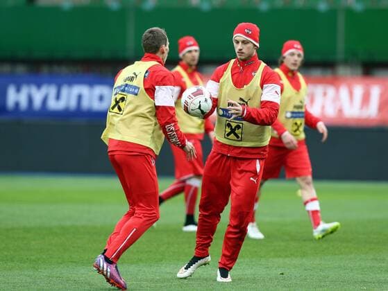 SOCCER - AUT vs BIH, friendly match VIENNA,AUSTRIA,30.MAR.15 - SOCCER - OEFB international match Länderspiel Austria vs Bosnia-Herzegovina, friendly match, preview, final training team AUT. Image shows Florian Klein and Marko Arnautovic (AUT). GEPAxpictures xChristianxOrt 