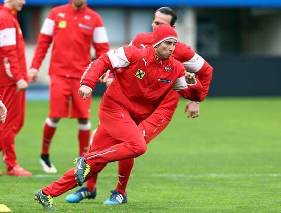 SOCCER - AUT vs BIH, friendly match VIENNA,AUSTRIA,30.MAR.15 - SOCCER - OEFB international match Länderspiel Austria vs Bosnia-Herzegovina, friendly match, preview, final training team AUT. Image shows Christian Fuchs and Markus Suttner (AUT). GEPAxpictures xChristianxOrt 