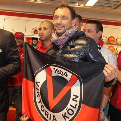 Vktoria Köln Regionalliga West Fußball Herren Eröffnung Viktoria Köln Fanshop im Kaufhof Hohestraße Pele Wollitz 22.02.2014