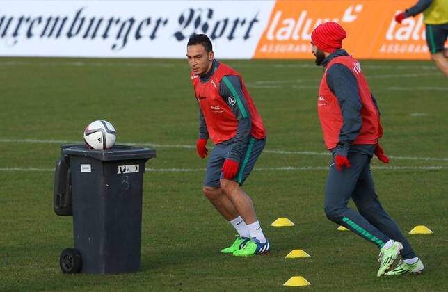 Turkey National football team during a training session in Luksenburg 30 March 2015. Pictured: Mevlut Erdinc 