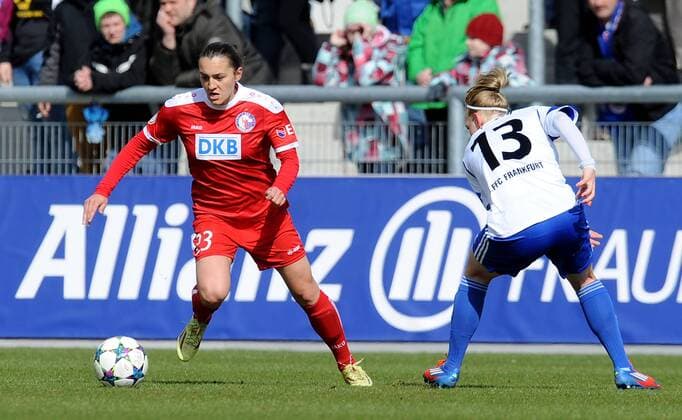 01.04.2015, xfux, Fussball DFB Pokal Halbfinale Damen, 1.FFC Frankfurt - Turbine Potsdam, v.l. Lidija Kulis (Turbine Potsdam), Marith Prießen Priessen Priesen (1.FFC Frankfurt)