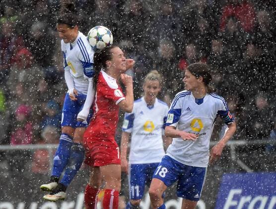 01.04.2015, xjhx, Fussball DFB Pokal Halbfinale Damen, 1.FFC Frankfurt - Turbine Potsdam, v.l. Dzsenifer Marozsan (1.FFC Frankfurt), Lia Waelti (Turbine Potsdam), Kerstin Garefrekes (1.FFC Frankfurt)
