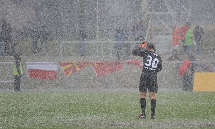 01.04.2015, xfux, Fussball DFB Pokal Halbfinale Damen, 1.FFC Frankfurt - Turbine Potsdam, v.l. Anne-Kathrine Kremer (1.FFC Frankfurt) im Hagelschauer