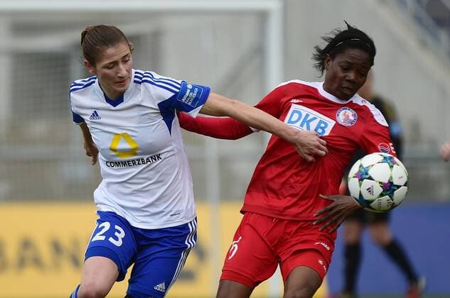01.04.2015, xjhx, Fussball DFB Pokal Halbfinale Damen, 1.FFC Frankfurt - Turbine Potsdam, v.l. Bianca Schmidt (1.FFC Frankfurt), Genoveva Anonma (Turbine Potsdam)