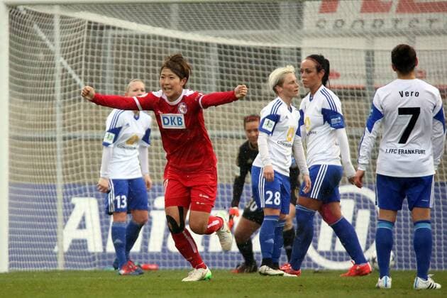 Asano Nagasato (Turbine) erzielt das 0:1 und jubelt - 1. FFC Frankfurt vs. Turbine Potsdam, Stadion am Brentanobad