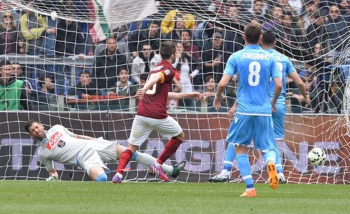 Miralem Pjanic Roma. Goal celebrations. Roma 4-04-2015 Stadio Olimpico. Football Calcio 2014 2015 Serie A. AS Rom vs SSC Neapel AntoniettaxBaldassarre