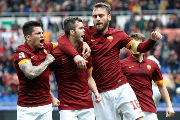 Miralem Pjanic (2L) , Juan Manuel Iturbe (L) Daniele De Rossi (2R) e Adem Ljajic Goal celebration Roma 04-04-2015 Stadio Olimpico, Football Calcio Serie A AS Rom vs SSC Neapel andreaxstaccioli