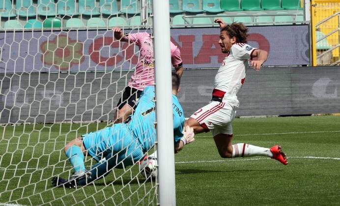 04.04.2015. Serie A 2014 2015 league football. US Palermo versus AC Milan. Alessio Cerci s Milan scores the first goal for 0-1 xPaoloxNucci Actionplusx  ActionPlus11610532