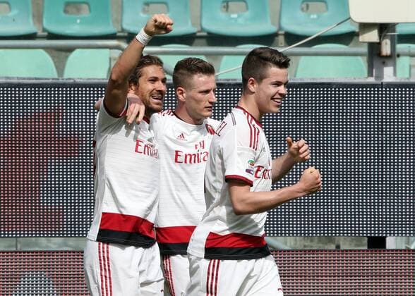 04.04.2015. Palermo, Italy. Serie A 2014 2015 Football. US Palermo versus AC Milan. Alessio Cerci Milan celebrates after his goal for 0-1 xPaoloxNucci Actionplusx  ActionPlus11610534