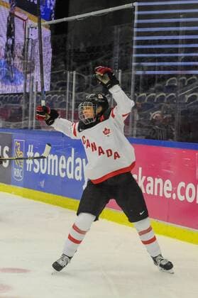 SWE, IIHF Eishockey Frauen WM 2015, USA vs Canada (CAN) 04.04.2015, Malmö Ishall, Malmö , SWE, IIHF Eishockey Frauen WM 2015, USA vs Canada (CAN), im Bild, Finale, Torjubel von Rebecca JOHNSTON ( 6, CAN) Attention nur für redaktionelle Berichterstattung nphxHafner