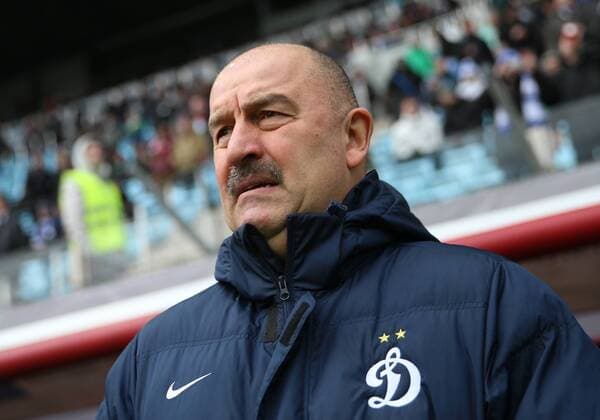 MOSCOW REGION, RUSSIA. APRIL 4, 2015. Dynamo s head coach Stanislav Cherchesov looks on in a 2014 15 Season Russian Premier League Round 21 football match against Lokomotiv Moscow at Khimki Arena. Stanislav Krasilnikov TASS  RE160536