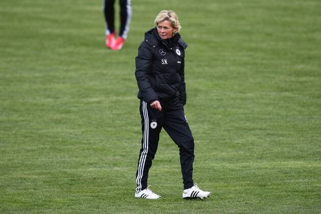 04.04.2015 - Fussball - Saison 2014 2015 - Training und Fototermin DFB Nationalmannschaft Damen Frauen GER Bundesrepublik Deutschland - JüRa - Silvia Neid (Bundestrainerin, Bundesrepublik Deutschland GER)