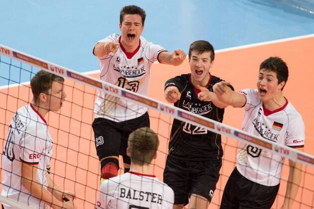 05.04.2015, Sakarya Spor Salonu, Sakarya Volleyball, 2015 CEV U19 Volleyball European Championship EM Europameisterschaft Europameisterschaft, Deutschland vs. Bulgarien Jubel Peter Schnabel ( 16 GER), Stefan Thiel ( 13 GER), Peter Schnabel ( 16 GER), Julian Zenger ( 12 GER), Sven Winter ( 3 GER)
