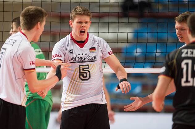 05.04.2015, Sakarya Spor Salonu, Sakarya Volleyball, 2015 CEV U19 Volleyball European Championship EM Europameisterschaft Europameisterschaft, Deutschland vs. Bulgarien Jubel Corbin Balster ( 7 GER), Maximilian Auste ( 5 GER)