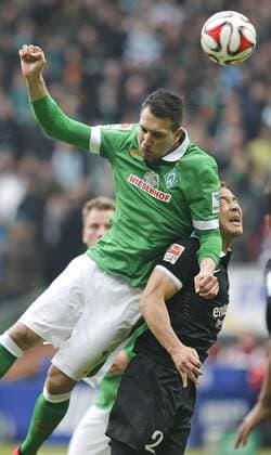 FUSSBALL - 1. BUNDESLIGA - 04.04.2015, SV WERDER BREMEN vs. 1. FSV MAINZ 05, LEVIN ÖZTUNALI (WERDER), SHINJI OKAZAKI (MAINZ), -