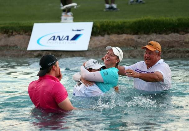 05 April, 2015 : Brittany Lincicome celebrates after jumping into Poppy s pond after winning the final round of the ANA Inspiration on the Dinah Shore Tournament Course at Mission Hills Country Club in Rancho Mirage, California.. LPGA Golf Damen 2015: ANA Inspiration APR 05 - ZUMAcb8_