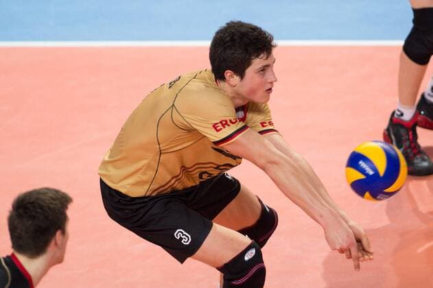 06.04.2015, Sakarya Spor Salonu, Sakarya Volleyball, 2015 CEV U19 Volleyball European Championship EM Europameisterschaft Europameisterschaft, Deutschland vs. Spanien Annahme Sven Winter ( 3 GER)