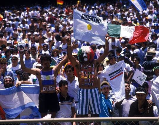 Argentinische und mexikanische Fans beim Finale der Weltmeisterschaft in Mexiko-Stadt