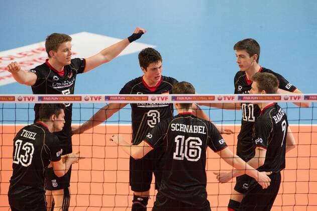 08.04.2015, Sakarya Spor Salonu, Sakarya Volleyball, 2015 CEV U19 Volleyball European Championship EM Europameisterschaft Europameisterschaft, Deutschland vs. Rumänien Rumaenien Jubel Stefan Thiel ( 13 GER), Maximilian Auste ( 5 GER), Sven Winter ( 3 GER), Peter Schnabel ( 16 GER), Tobias Krick ( 11 GER), Corbin Balster ( 7 GER)