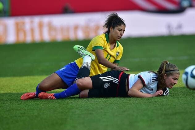 08.04.2015 - Frauen Damen Fussball - Länderspiel - Testspiel Freundschaftsspiel - Deutschland Germany - Brasilien Brazil - - Cristiane (11, Brasilien ) Melanie Leupolz (16, Deutschland )