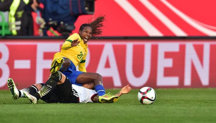 08.04.2015 - Frauen Damen Fussball - Länderspiel - Testspiel Freundschaftsspiel - Deutschland Germany - Brasilien Brazil - - Formiga (20, Brasilien ) Dzsenifer Marozsan (10, Deutschland )