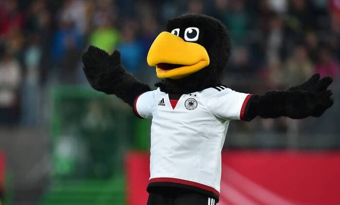 08.04.2015 - Frauen Damen Fussball - Länderspiel - Testspiel Freundschaftsspiel - Deutschland Germany - Brasilien Brazil - - Maskottchen Paule