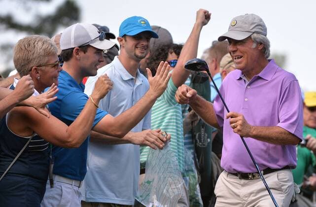 Ben Crenshaw greets patrons before hitting off of the 18th tee during a practice round at the 2015 Masters Tournament at Augusta, National in Augusta, Georgia on April 8, 2015.  AUG20150408312 KEVINxDIETSCH