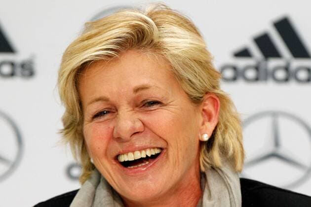 v.li.: Trainerin Silvia Neid (Deutschland), Portrait, lacht, lachend, Freude. Fussball, Frauen-Länderspiel, Deutschland - Brasilien, xfsx