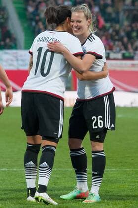 v.li.: Dzsenifer Marozsan (Deutschland) und Margarita Gidion (Deutschland) mit Torjubel, Jubel, Freude über das Tor zum 4:0 durch Dzsenifer Marozsan (Deutschland), Fussball, Frauen-Länderspiel, Deutschland - Brasilien, xobx