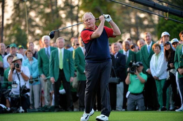 Jack Nicklaus tees off at hole 1 to start the 2015 Masters Tournament at Augusta National Golf Club in Augusta, Georgia on April 9, 2015.  MAS20150409106 KEVINxDIETSCH