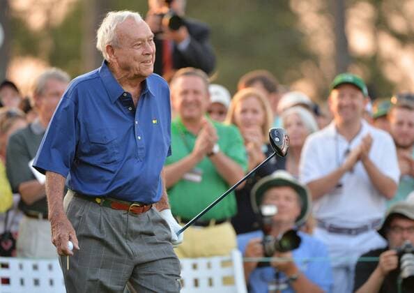 Arnold Palmer tees off at hole 1 to start the 2015 Masters Tournament at Augusta National Golf Club in Augusta, Georgia on April 9, 2015.  MAS20150409115 KEVINxDIETSCH
