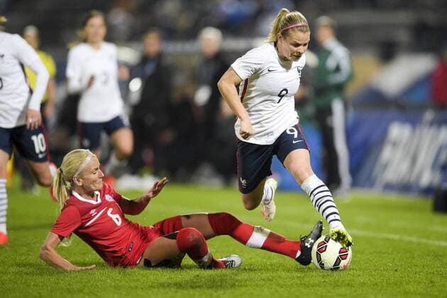 Eugenie Le Sommer (France) vs Kaylyn Kyle (Canada) FOOTBALL : France vs Canada - Amical - 09 04 2015 JBAutissier Panoramic 