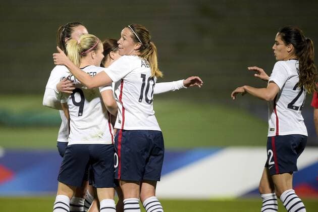 joie des joueuses francaises FOOTBALL : France vs Canada - Amical - 09 04 2015 JBAutissier Panoramic 
