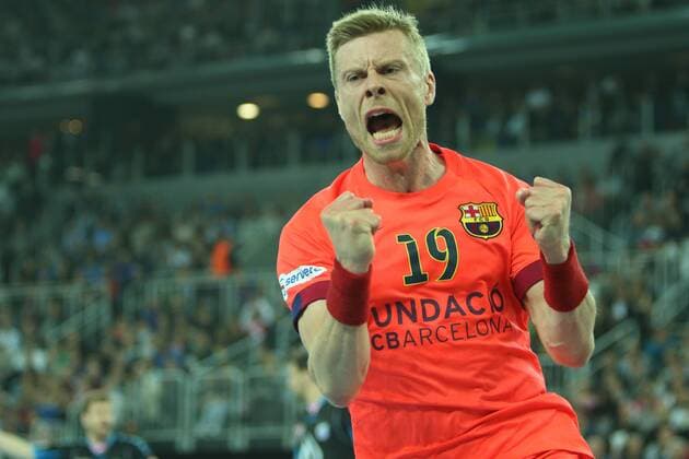 Zagreb, Arena hall, 9.4.2015. - 2014 15 EHF Men s Champions League, 1 4 Finals, (CRO) HC Prvo plinarsko drustvo Zagreb (black) 23-25 (ESP) PC Barcelona (red). SIGURDSSON Gudjon Valur (19) PPD Zagreb - FC Barcelona Barca 23:25