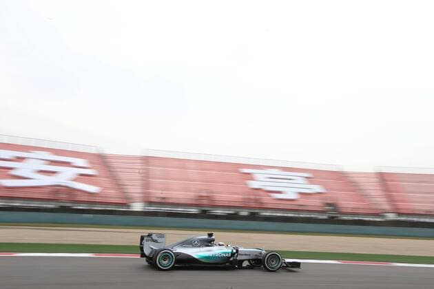 Motorsports: FIA Formula One World Championship WM Weltmeisterschaft 2015, Grand Prix of China, 44 Lewis Hamilton (GBR, Mercedes AMG Petronas Formula One Team), xHOCHxZWEIx
