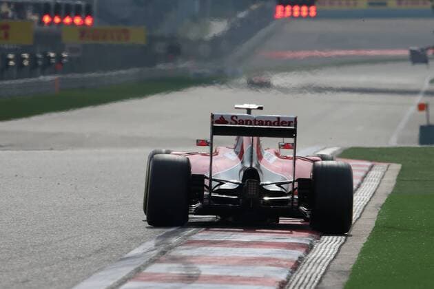 Motorsports: FIA Formula One World Championship WM Weltmeisterschaft 2015, Grand Prix of China, 5 Sebastian Vettel (GER, Scuderia Ferrari), xHOCHxZWEIx