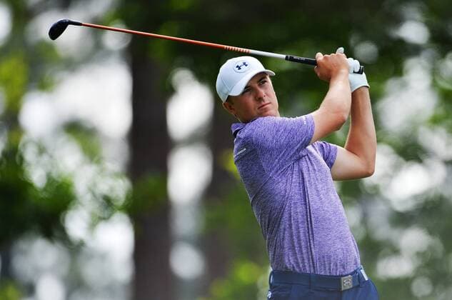 Jordan Spieth hits his tee shot on the 4th hole in the second round of the 2015 Masters Tournament at Augusta National Golf Club in Augusta, Georgia on April 10, 2015.  AUG20150410104 KEVINxDIETSCH