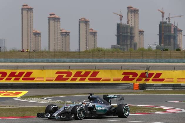 Motorsports: FIA Formula One World Championship WM Weltmeisterschaft 2015, Grand Prix of China, 44 Lewis Hamilton (GBR, Mercedes AMG Petronas Formula One Team), xHOCHxZWEIx