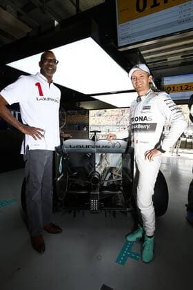 Motorsports: FIA Formula One World Championship WM Weltmeisterschaft 2015, Grand Prix of China, Edwin Corley Moses (USA), 6 Nico Rosberg (GER, Mercedes AMG Petronas Formula One Team), xHOCHxZWEIx