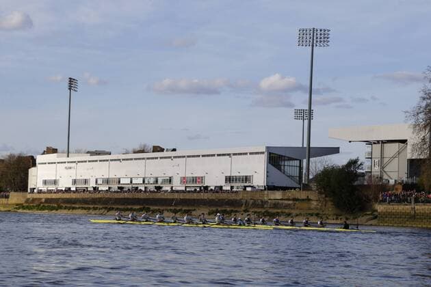 11.04.2015. London, England. BNY Mellon Boat Races Day. Mens Boat Race. The boats pass Fulham Football Club Craven Cottage . Cambridge Crew (light blue) ; Bow: Jasper Holst, 2:Luke Juckett, 3: Joshua Hooper, 4: Alexander Leichter, 5: William Warr, 6: Matthew Jackson, 7: Ben Ruble, Stroke: Henry Hoffstot, Cox: Ian Middleton Oxford Crew (dark blue) - Bow: Will Geffen, 2: James O Connor, 3: Henry Goodier, 4: Tom Swartz, 5: Jamie Cook, 6: Michael DiSanto, 7: Sam O Connor, Stroke: Constantine Louloudis, Cox: Will Hakim xCraigxMercerx  ActionPlus11612512
