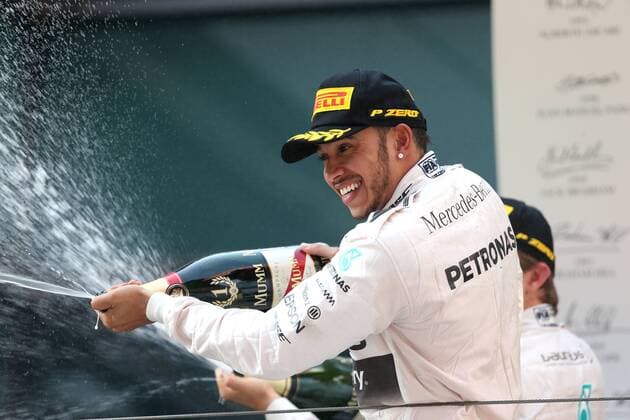 Motorsports: FIA Formula One World Championship WM Weltmeisterschaft 2015, Grand Prix of China, 44 Lewis Hamilton (GBR, Mercedes AMG Petronas Formula One Team), xHOCHxZWEIx