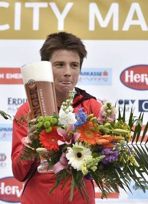 ATHLETICS - VCM 2015 VIENNA,AUSTRIA,12.APR.15 - ATHLETICS, RUNNING - Vienna City Marathon, award ceremony. Image shows Maja Neuenschwander (SUI). GEPAxpictures xM.xHoermandinger 