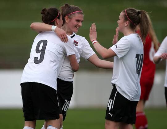 SOCCER - UEFA U17 U 17 EURO, quali, AUT vs DEN SANKT POELTEN,AUSTRIA,16.APR.15 - WOMEN SOCCER - UEFA Womens Under-17 European Championship EM Europameisterschaft 2015, qualification, OEFB international match Länderspiel Austria vs Denmark. Image shows the rejoicing of Jennifer Klein, Viktoria Pinther and Julia Kofler (AUT). GEPAxpictures xWalterxLuger 
