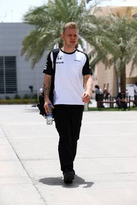17.04.2015 - Kevin Magnussen (DEN) McLaren Honda MP4-30. Bahrain Grand Prix, Sakhir 16 - 19 April 2015 