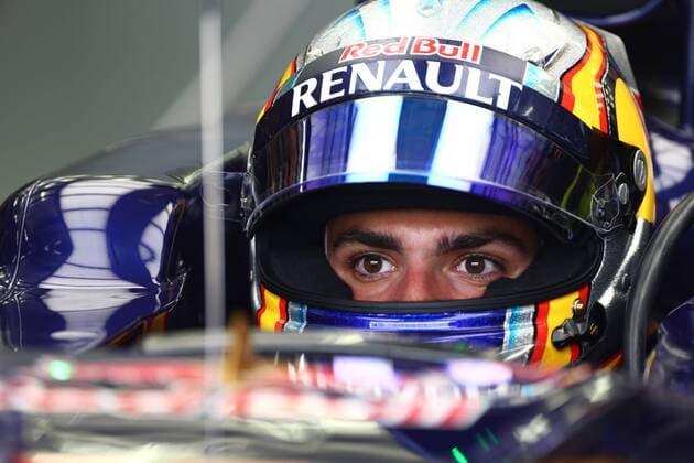 17.04.2015 - Free Practice 1, Carlos Sainz Jr (ESP) Scuderia Toro Rosso STR10 Bahrain Grand Prix, Sakhir 16 - 19 April 2015 