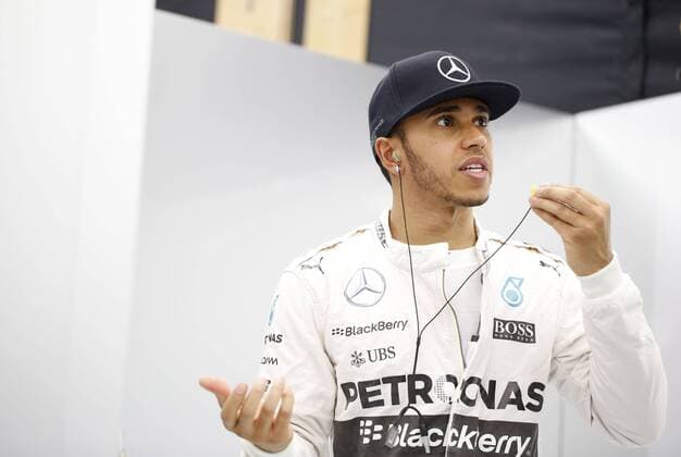 Motorsports: FIA Formula One World Championship WM Weltmeisterschaft 2015, Grand Prix of Bahrain, 44 Lewis Hamilton (GBR, Mercedes AMG Petronas Formula One Team), xHOCHxZWEIx