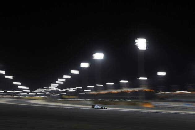 17.04.2015 - Free Practice 2, Valtteri Bottas (FIN) Williams F1 Team FW37 Bahrain Grand Prix, Sakhir 16 - 19 April 2015 