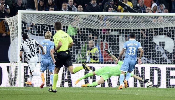 Serie A Juventus Turin - Lazio Rom Tor Carlos Tevez 