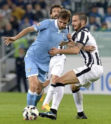 Aktuell Fußball, Italien, Serie A, Juventus Turin - Lazio Rom Senad Lulic Lazio, Leonardo Bonucci Juventus Serie A Juventus Turin - Lazio Rom filippoxalfero